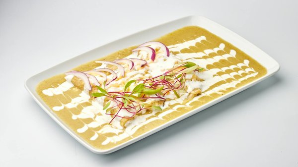 What Influences the Evolution of British Women's Fashion Trends?